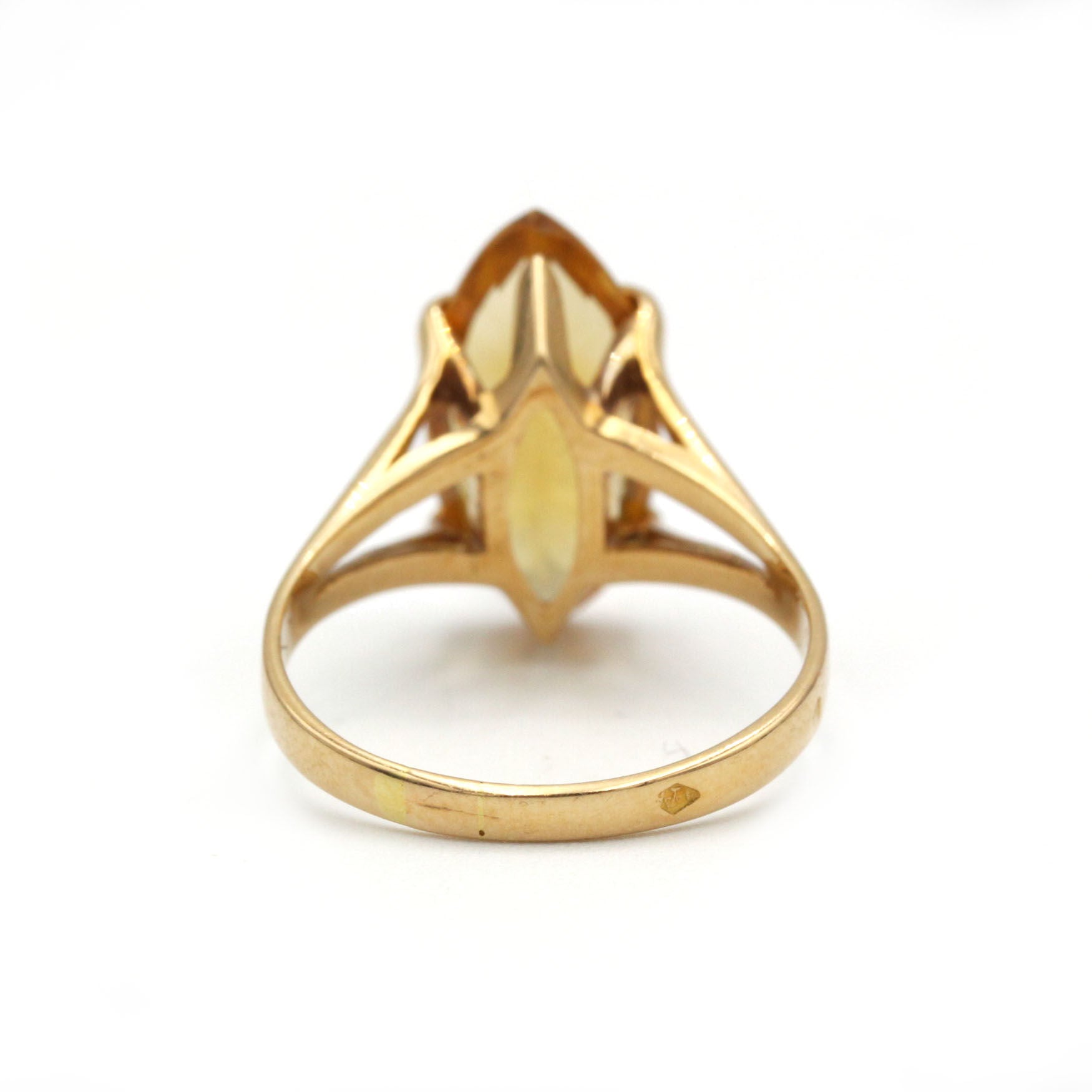 Ring at yellow gold and citrine