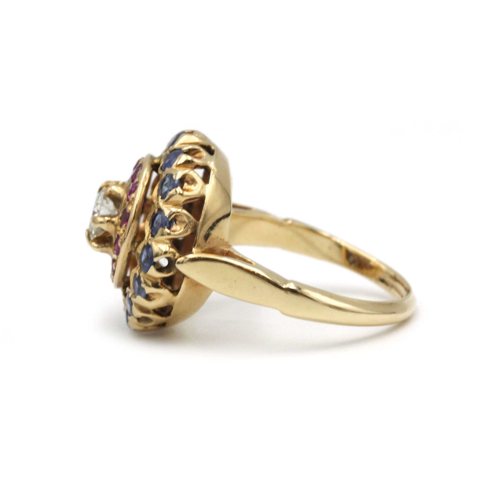 Ring Cocktail in yellow gold, rubies, sapphires and diamonds