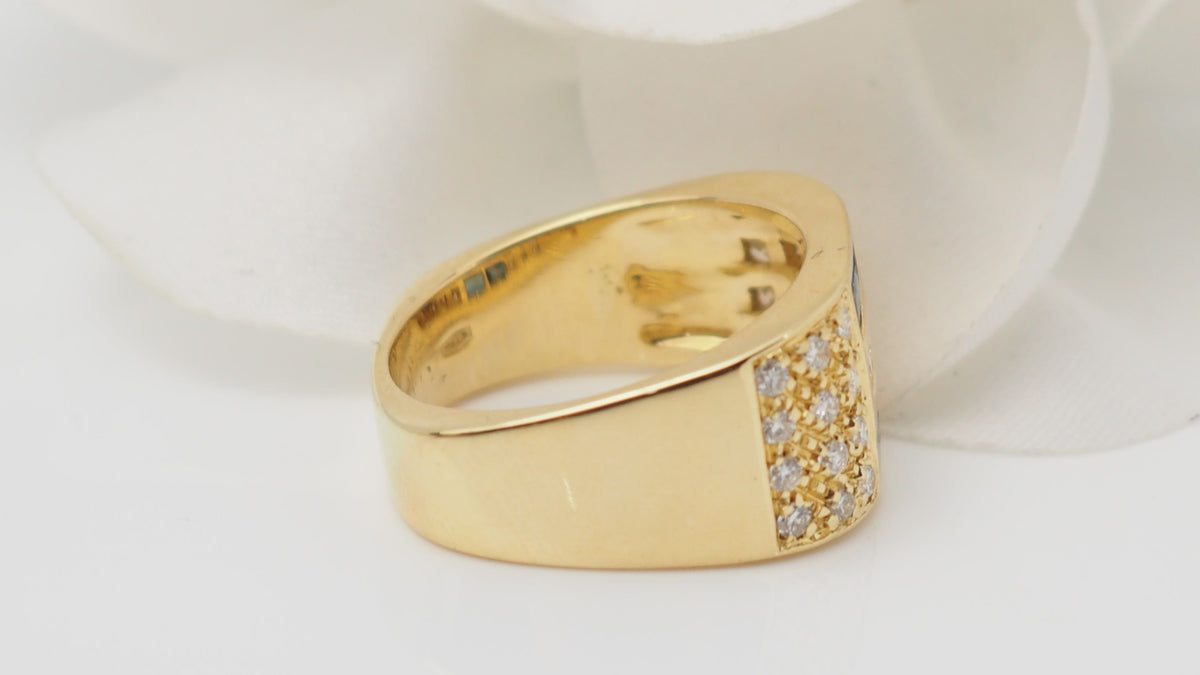 Ring in yellow gold, diamonds and sapphires