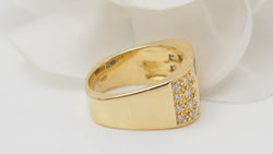 Ring in yellow gold, diamonds and sapphires