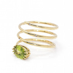 Ring gold and peridot spiral