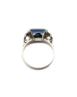 Bague ART DECO en platine et spinelle bleu