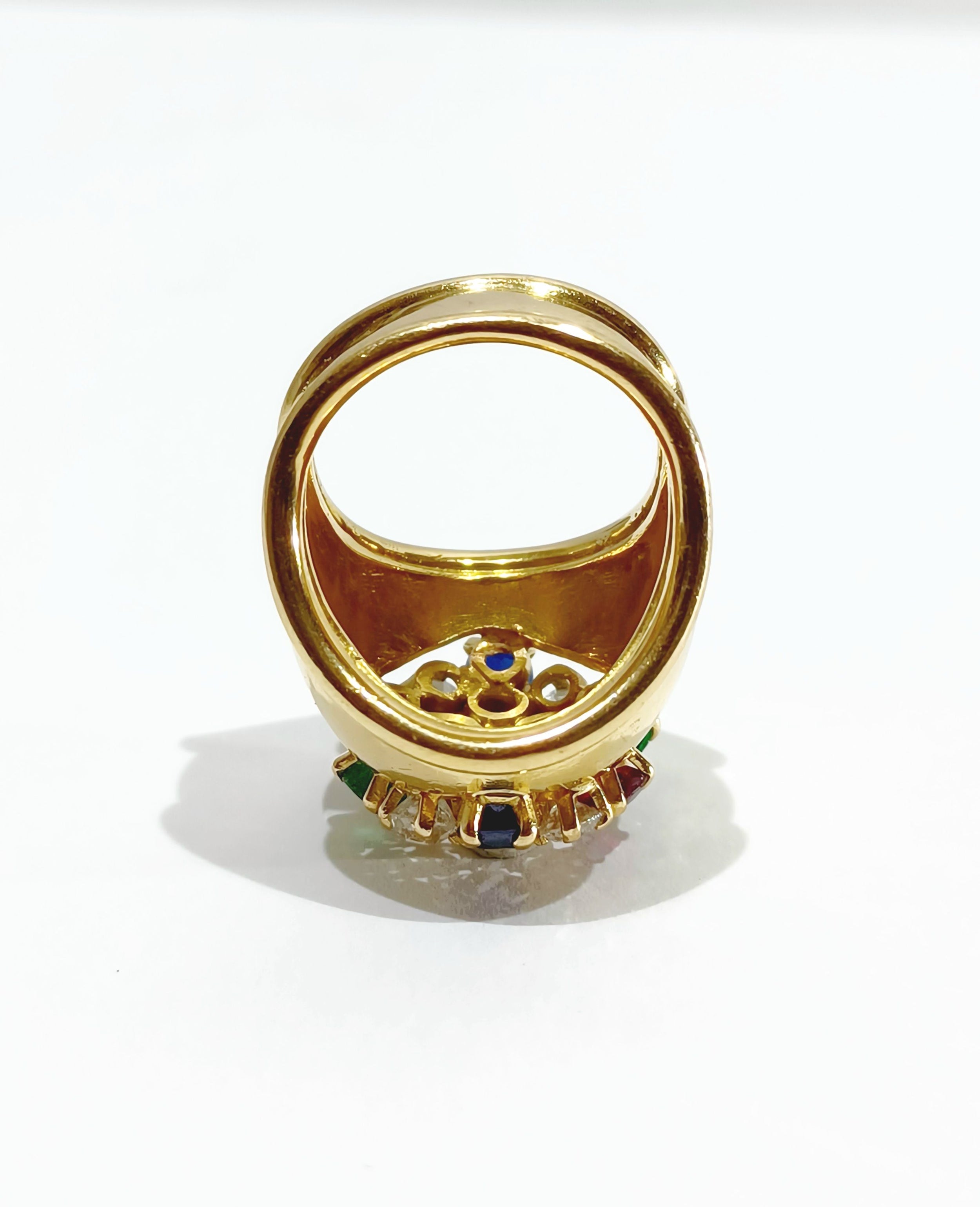 Ring Cocktail in yellow gold, rubies, sapphires, emeralds and diamonds