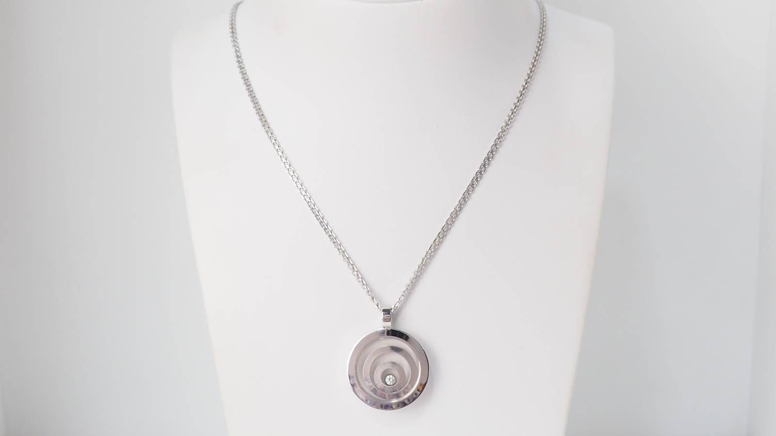 Chopard Happy Spirit necklace in white gold and diamond