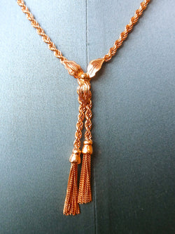 Sautoir ancien à motif floral en or jaune