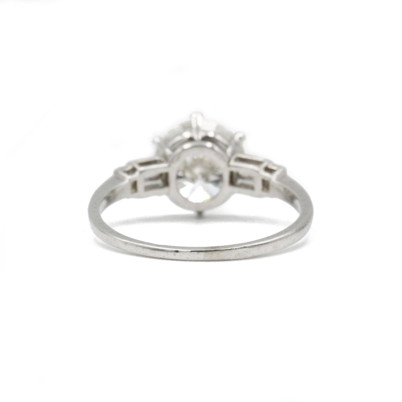 Solitaire accompagné - Diamant de 2,28 carats