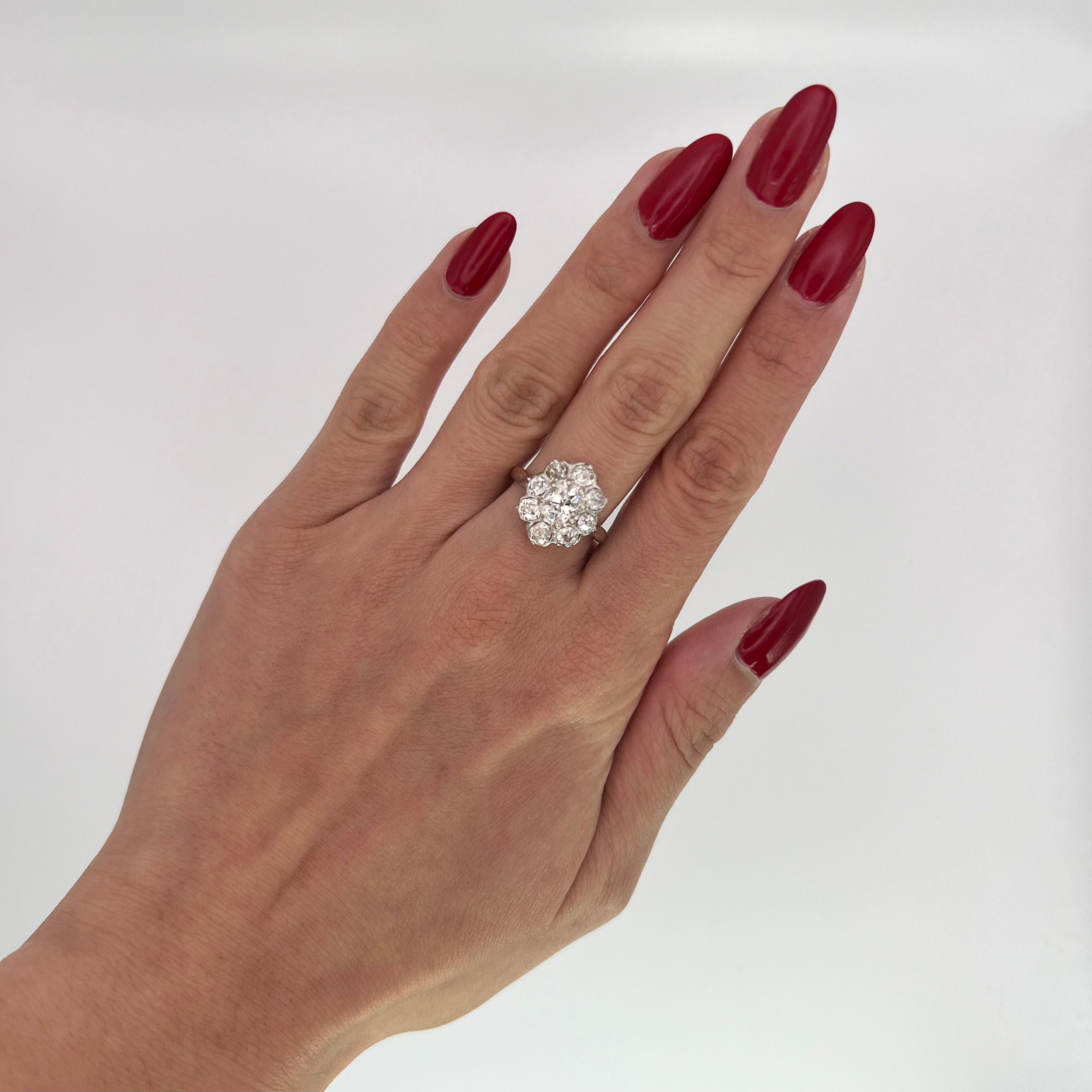 Bague Marguerite en or blanc et diamants