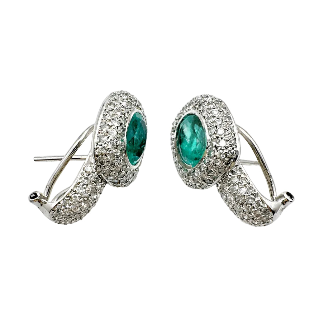 PENDIENTES EN ORO BLANCO CON ESMERALDAS OVALES Y DIAMANTES