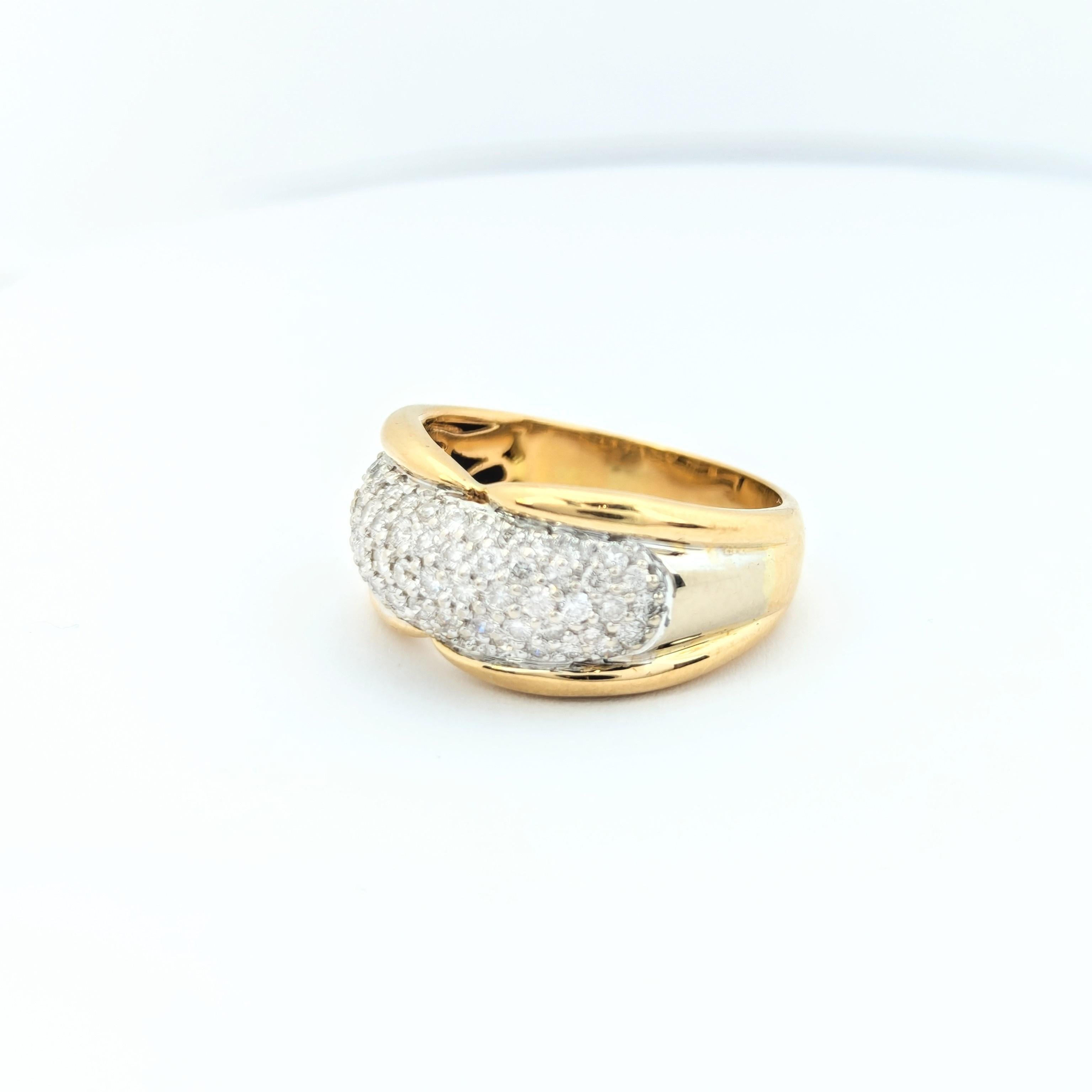 Bague en or jaune et pavage diamants