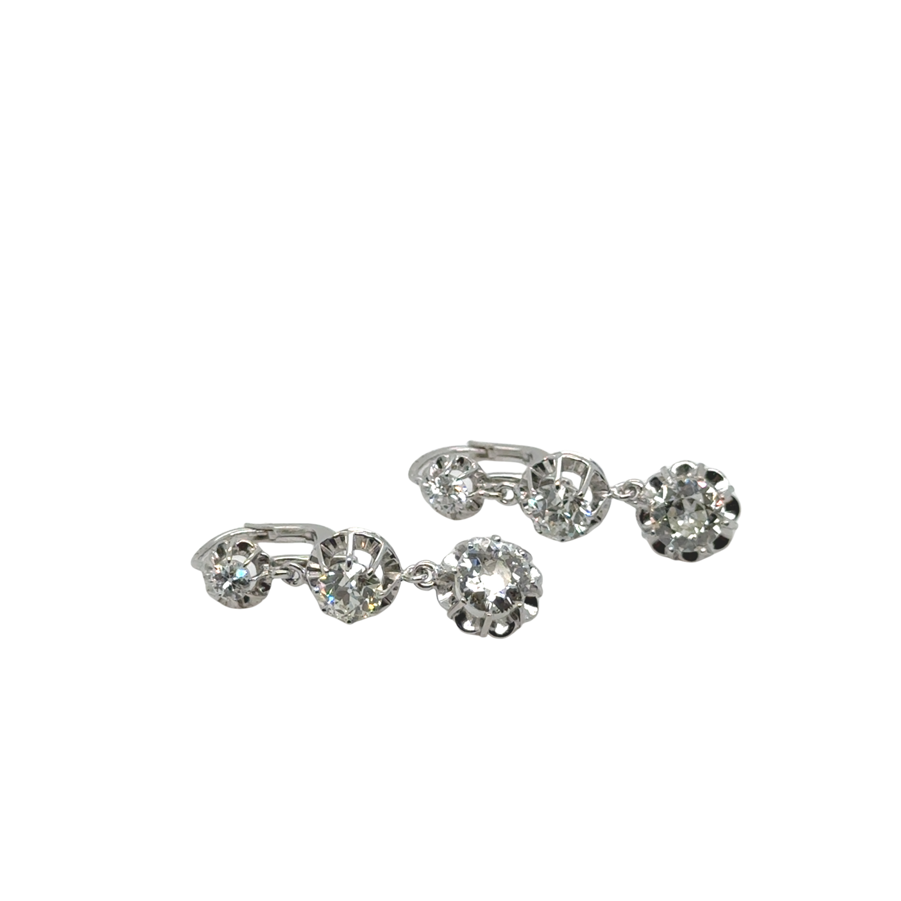 Paire de Boucles d’oreilles Or blanc et Diamants - Année 1940