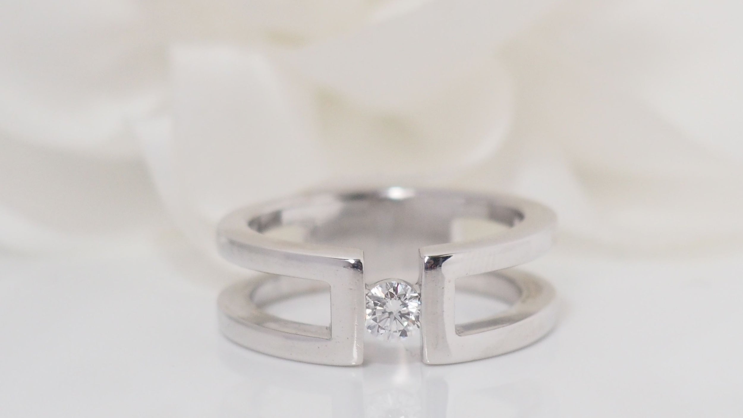 Bague en or blanc et diamant