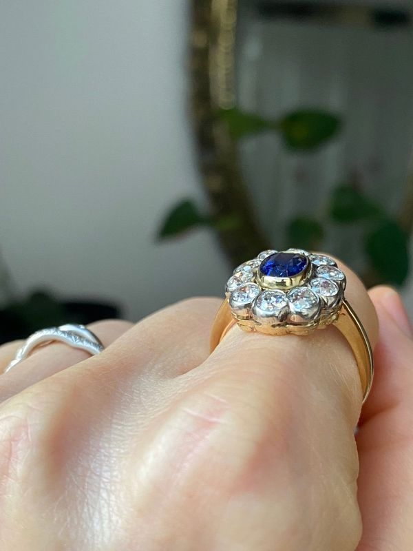 Ring Antique Pompadour in yellow gold 18k sapphire and diamonds