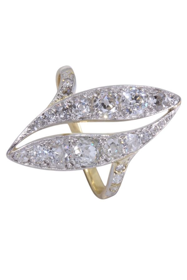 Ring Art-nouveau marquise in yellow gold and diamonds