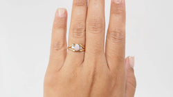 Bague vintage en or jaune et Opale