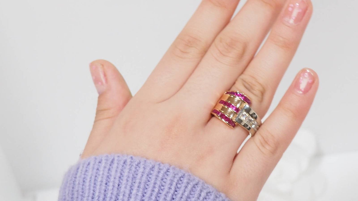 Gold, diamond and red stone ring 