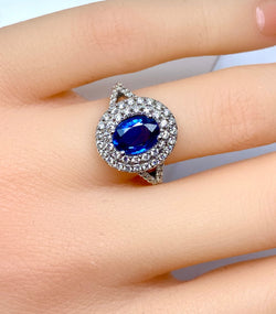 Bague en or blanc 18 carats en saphir et diamants