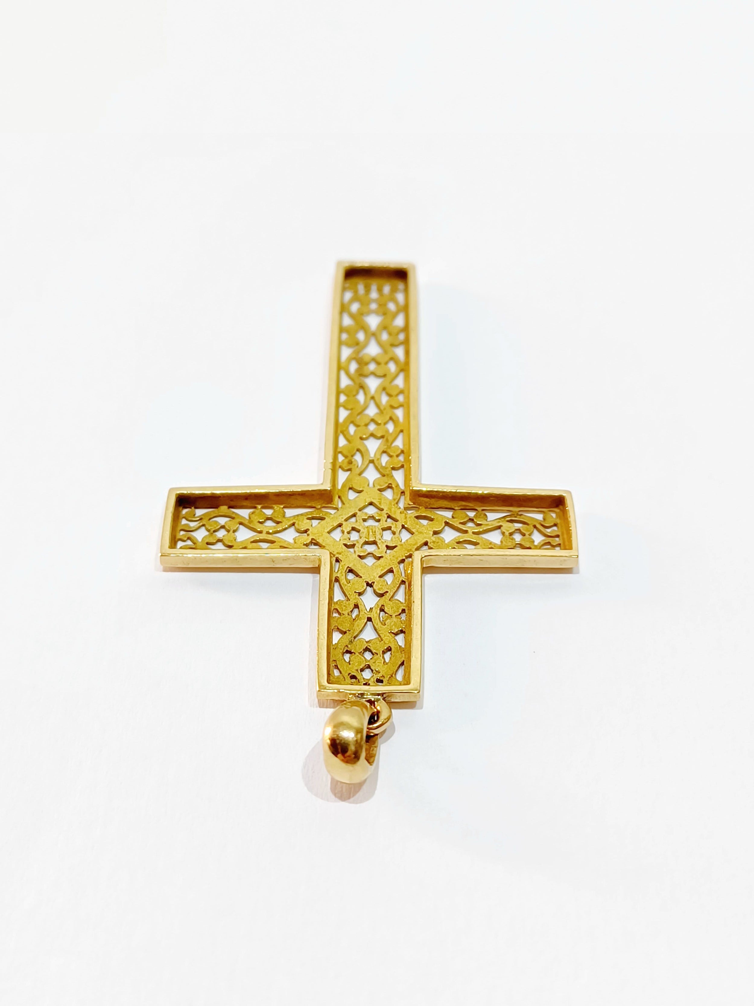 Yellow gold cross pendant
