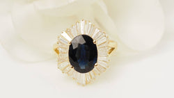Jupe ring in yellow gold, oval sapphire and diamonds 