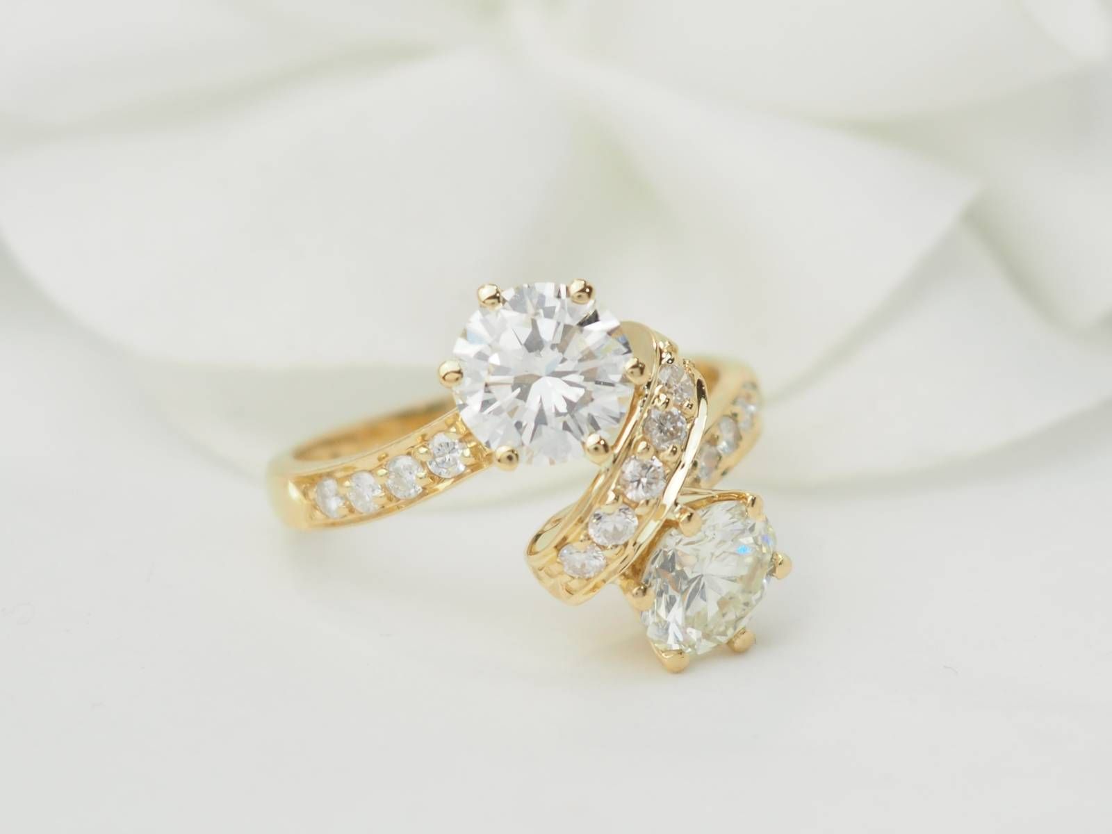 Ring You and Me in yellow gold and diamonds