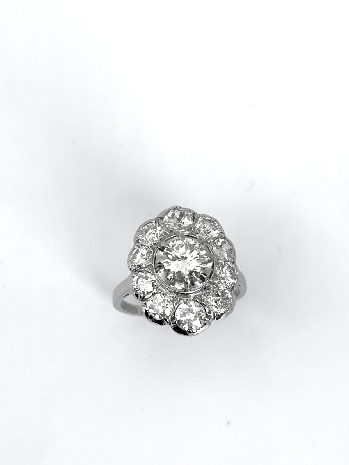 Pompadour diamond ring