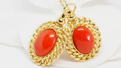 Boucles d'oreilles d'occasion en or jaune et corail