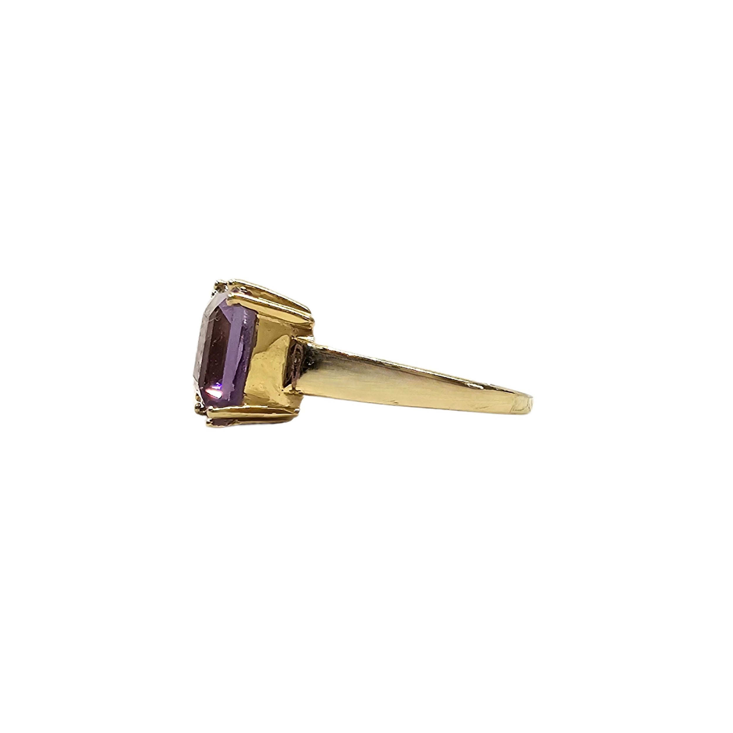 Bague en or jaune 18 carats et amethyste taille princesse - Taille EU60
