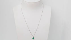 Collier pendentif en or blanc, émeraude et diamant