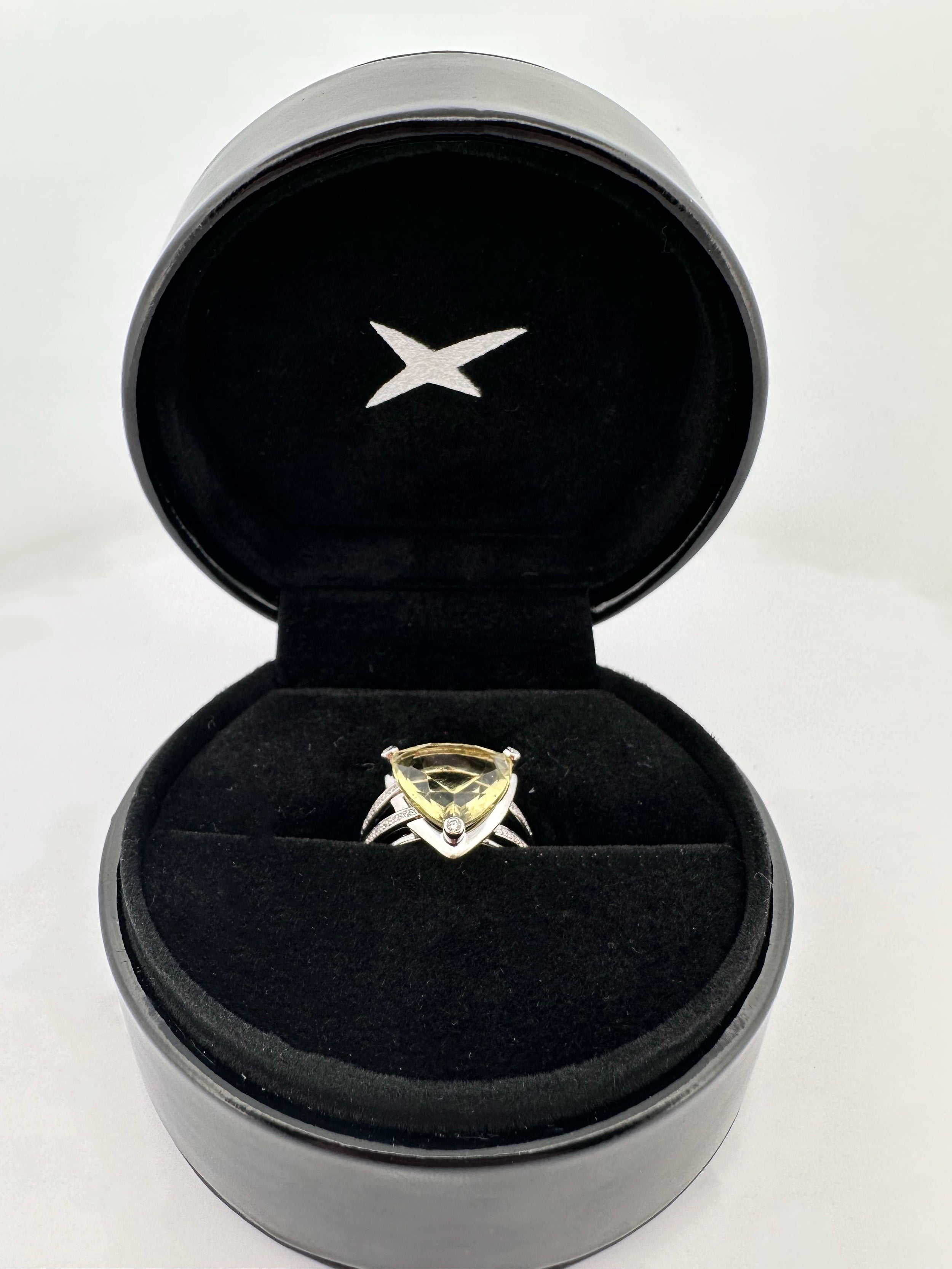 Bague Cocktail MAUBOUSSIN "Mes Couleurs à Toi", en or blanc quartz lemon et diamants