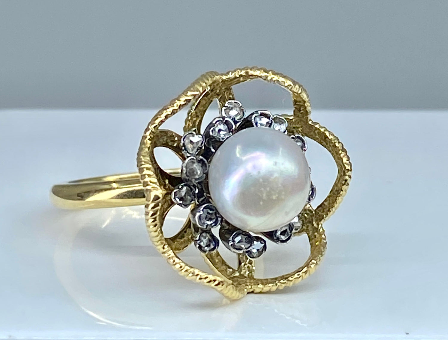 Bague en or jaune 18 carats et argent,perle fine et diamants