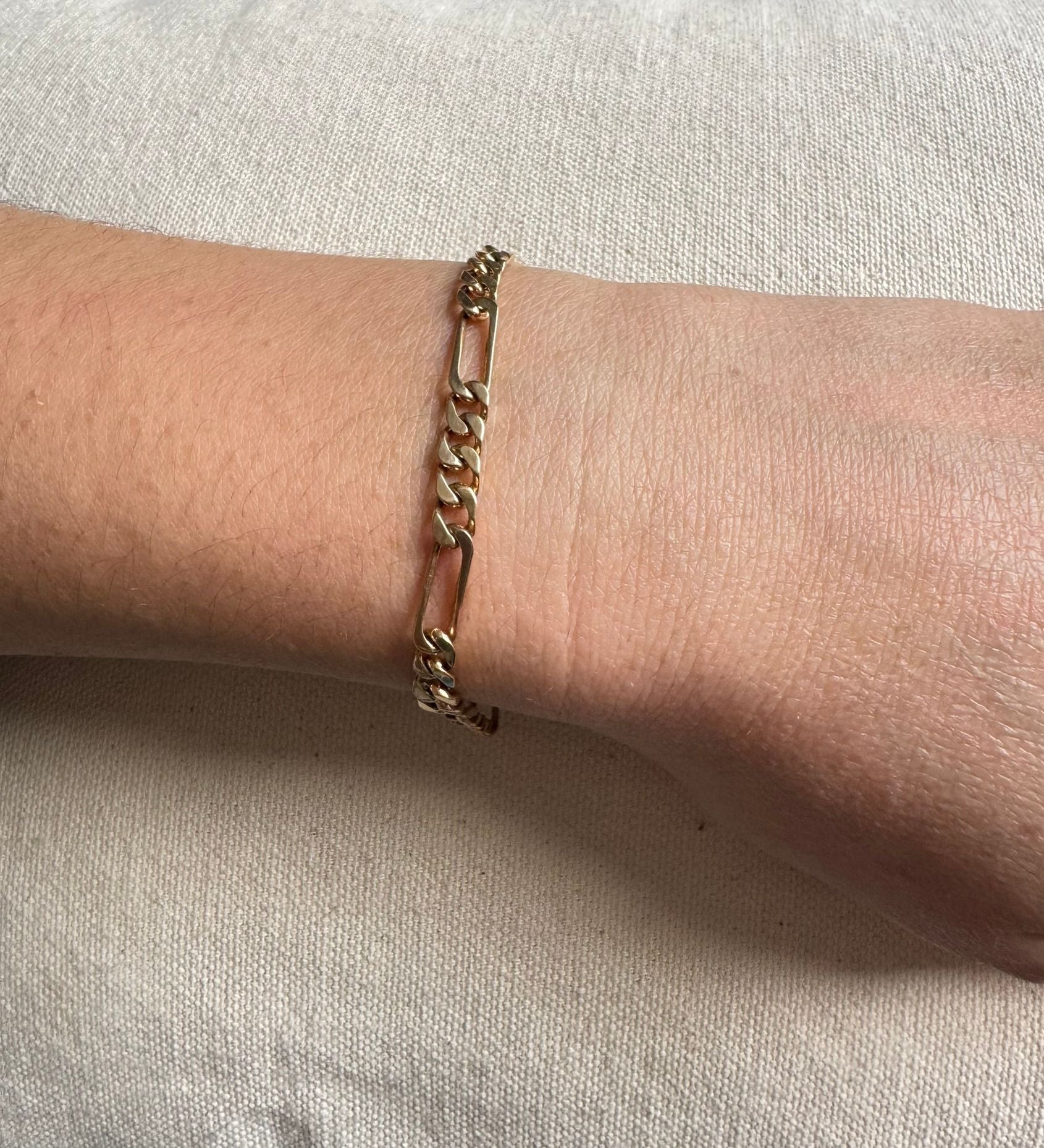 Bracelet In Pink Gold Figaro Mesh