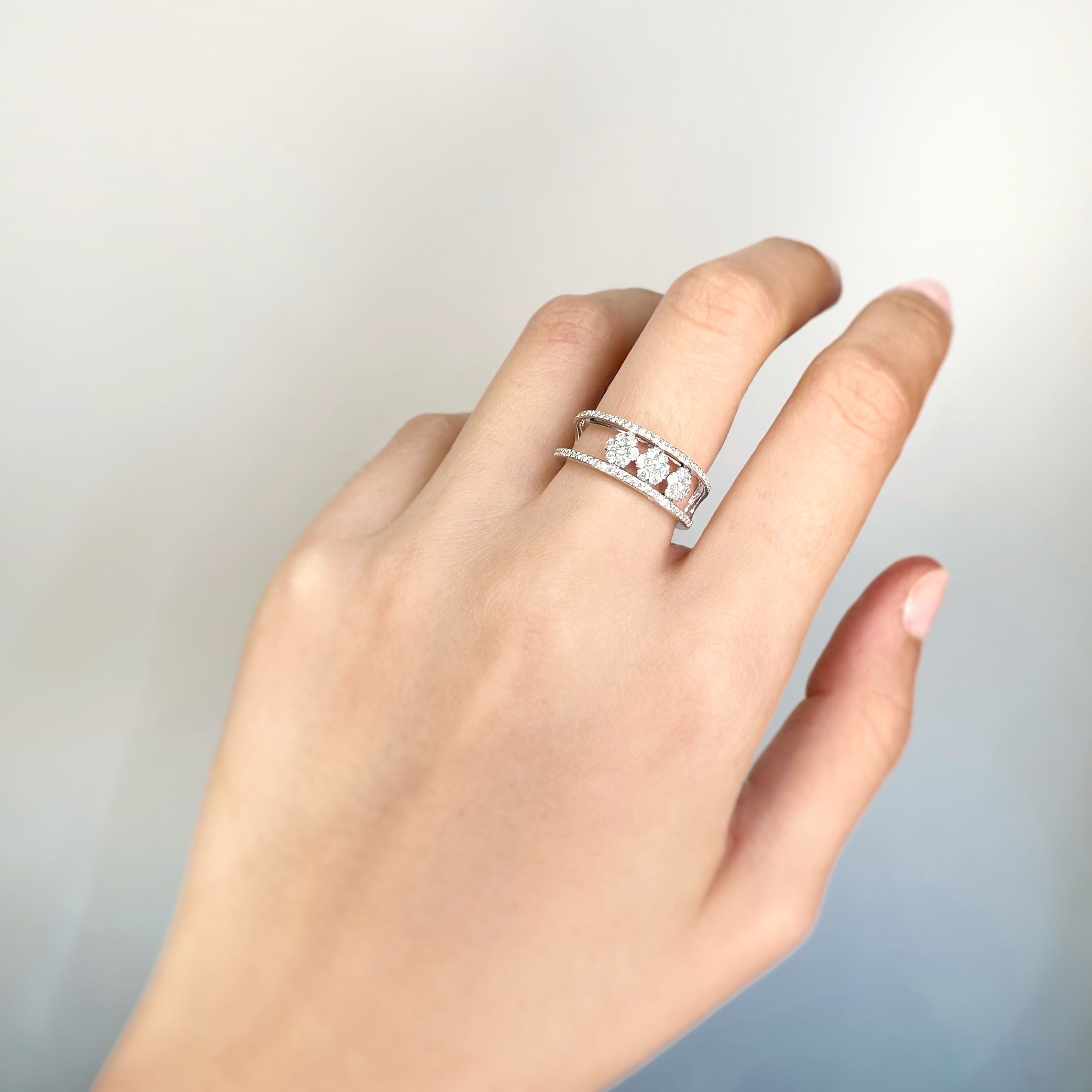 "Move" flower ring - MESSIKA