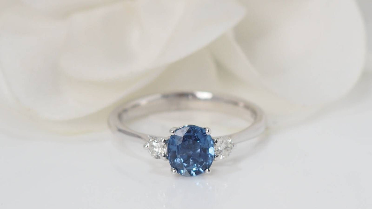 Ceylon sapphire and diamond platinum ring 