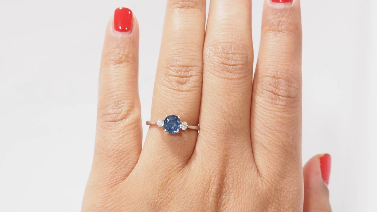 Ceylon sapphire and diamond platinum ring 