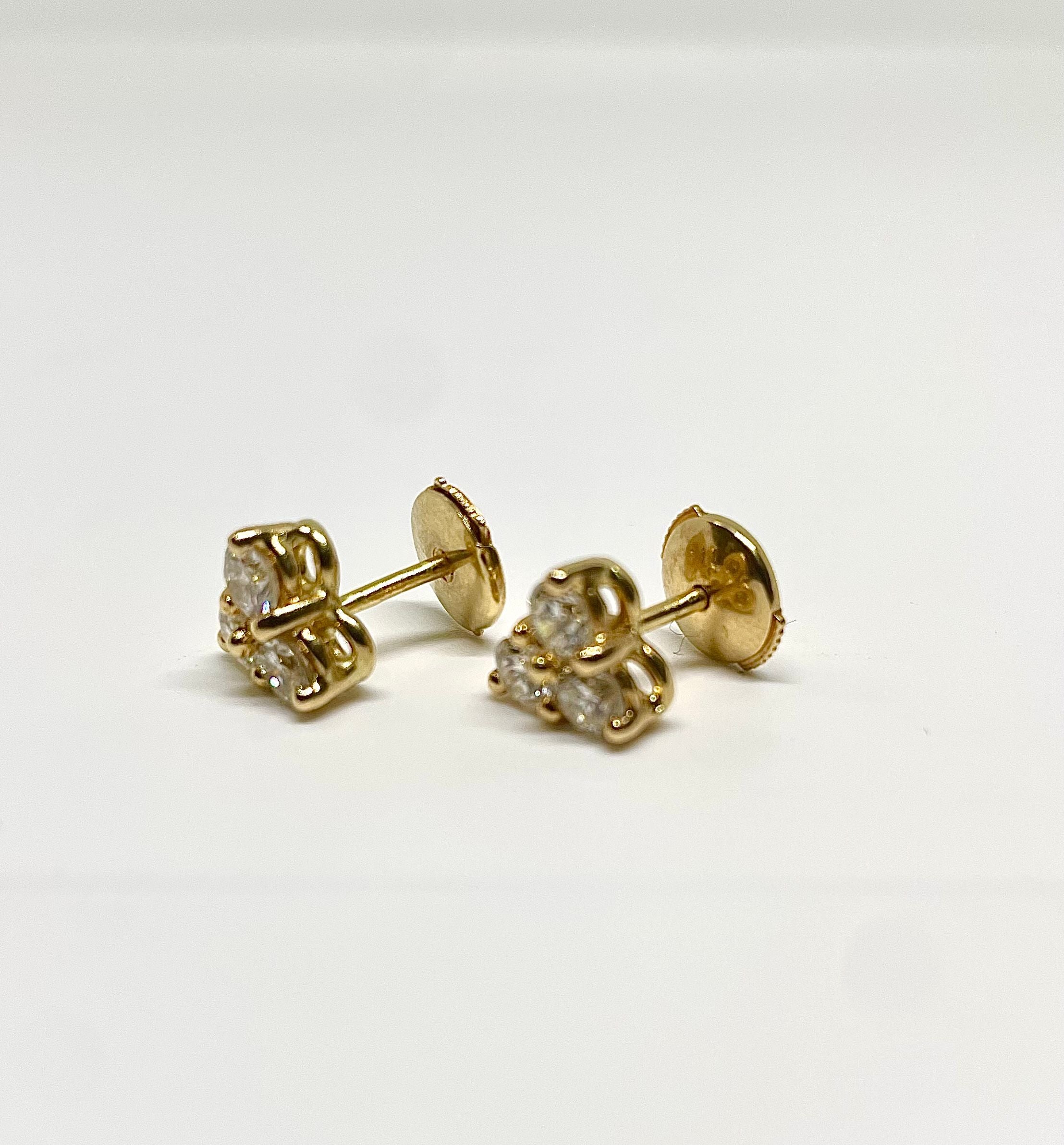 Boucles d’oreilles or jaune et diamants