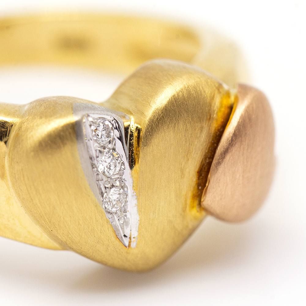 COR ring in gold with diamonds. second hand