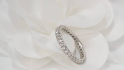 Alliance en or blanc et diamants (0,90carat)