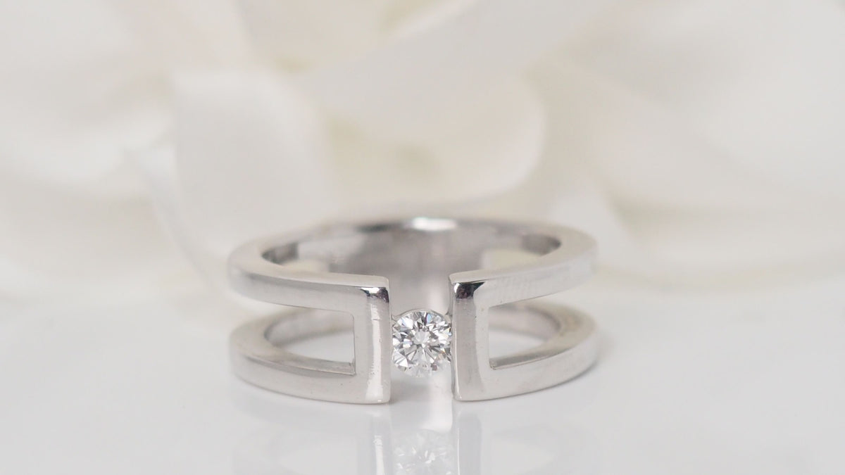 Bague en or blanc et diamant