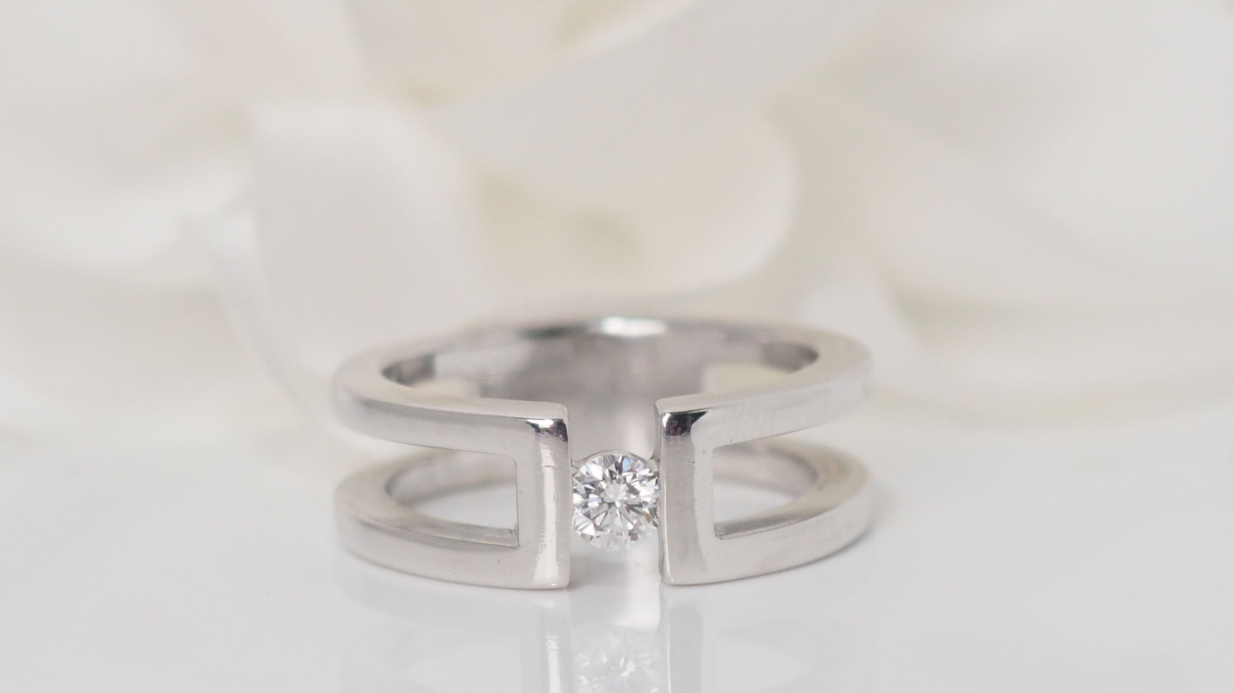 Bague en or blanc et diamant