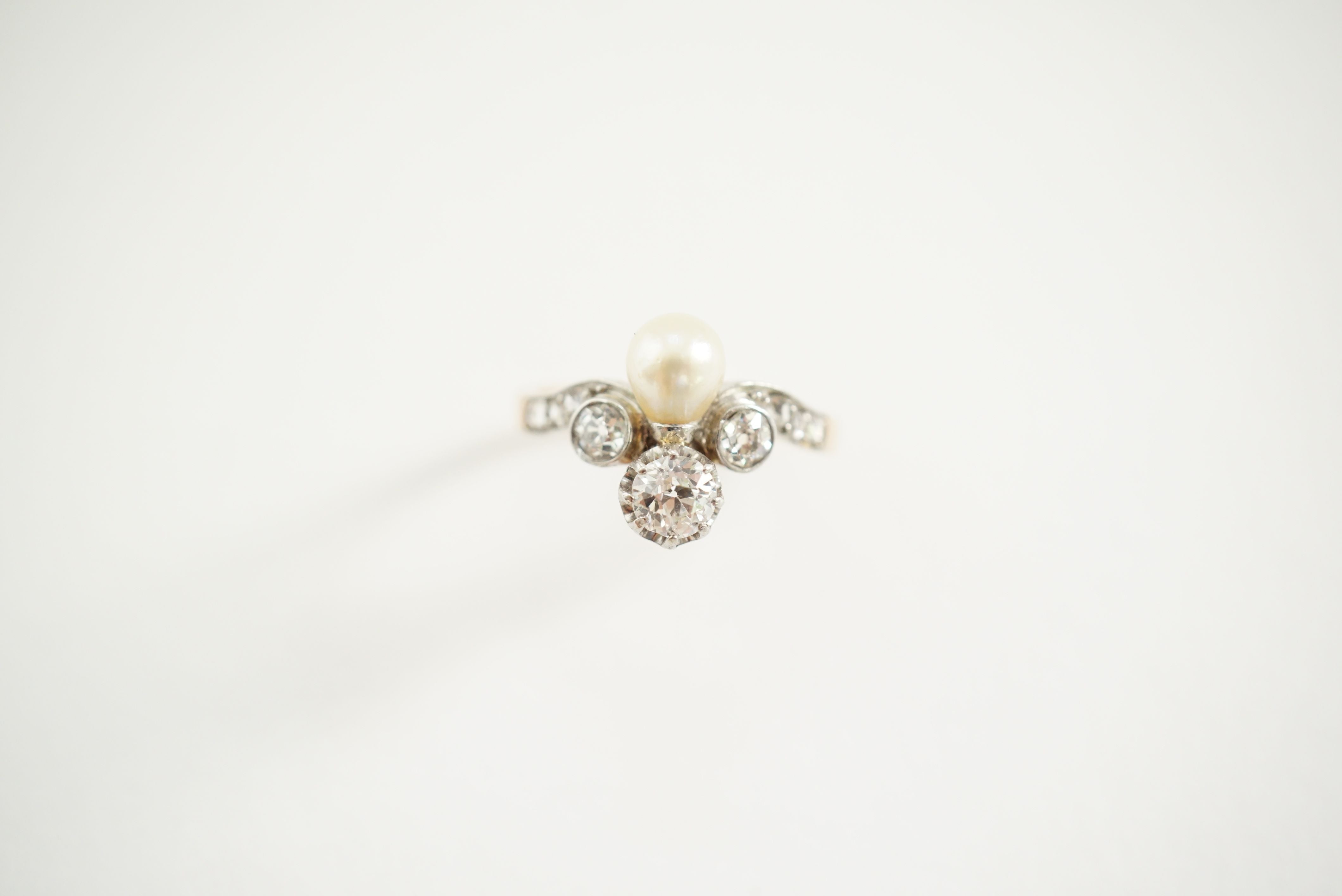 Bague Duchesse or perle et diamants