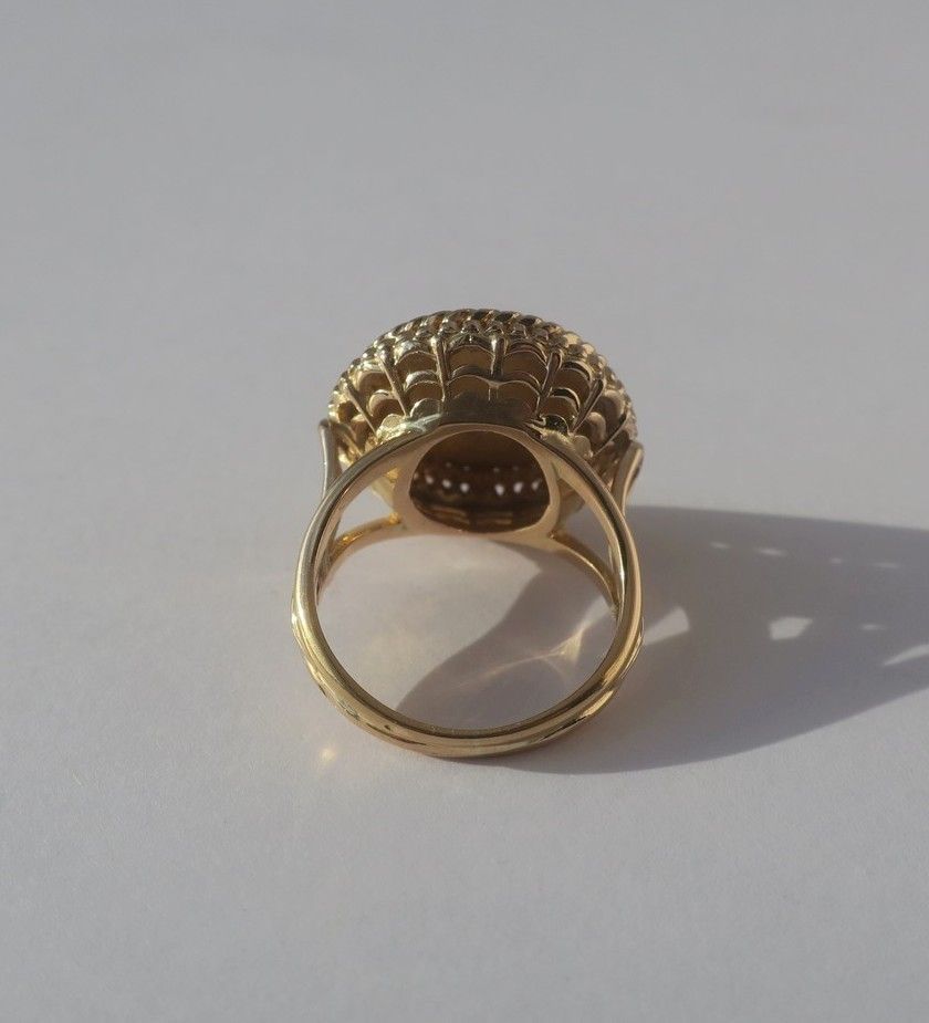 Bague A. AUGIS chevalière médaille d'amour en or jaune et diamant