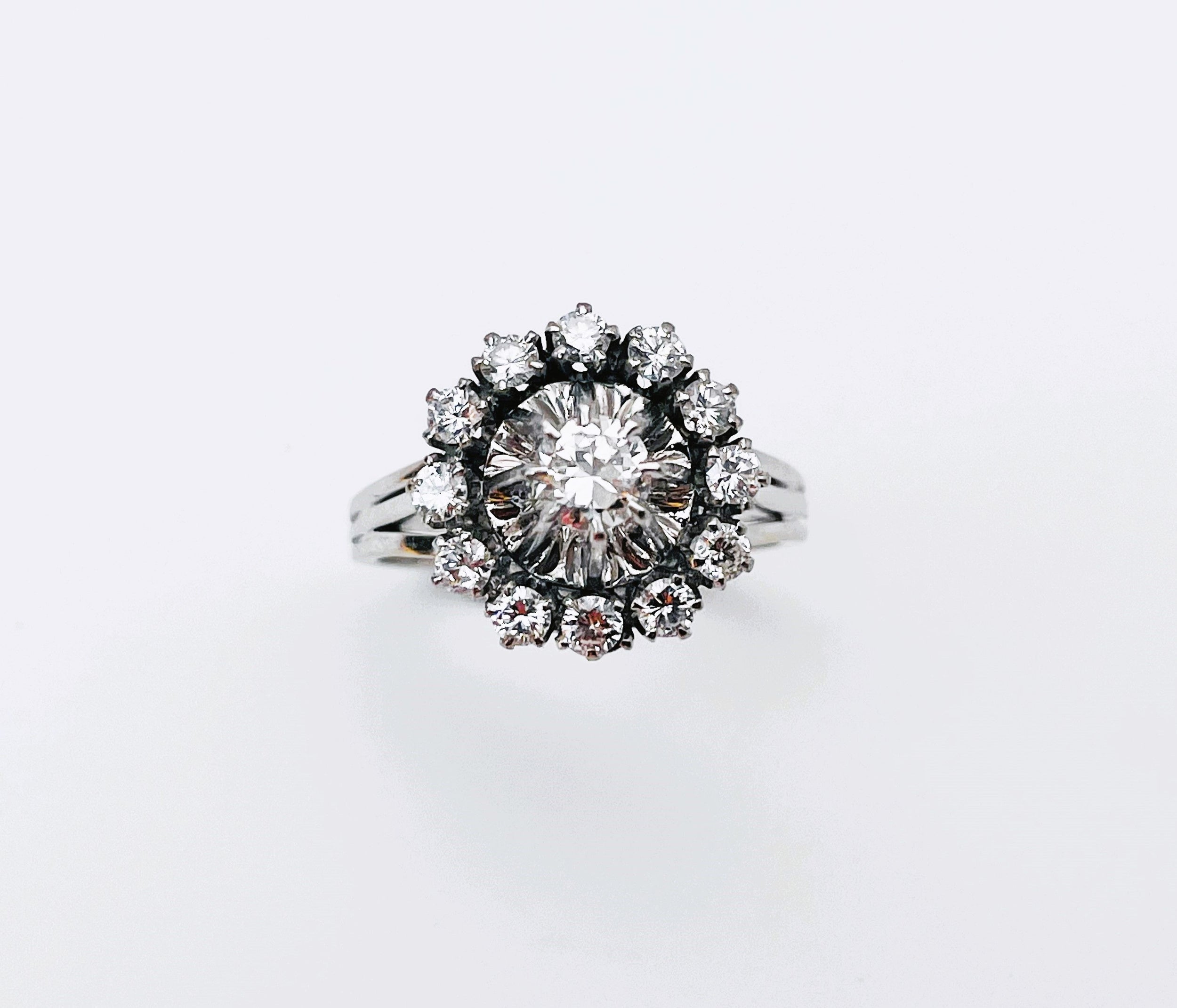 Bague marguerite diamants en or blanc et platine