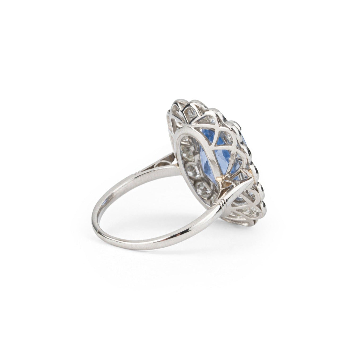 Bague Marguerite en platine, saphir et diamants