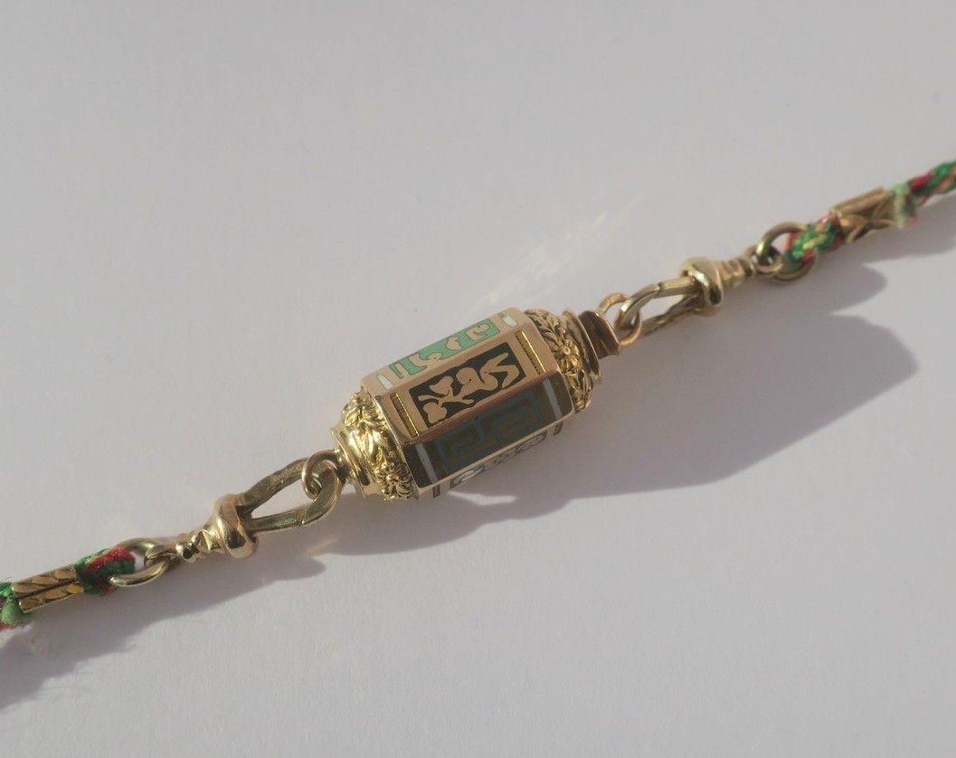 Collier fermoir ancien en or rose et émail