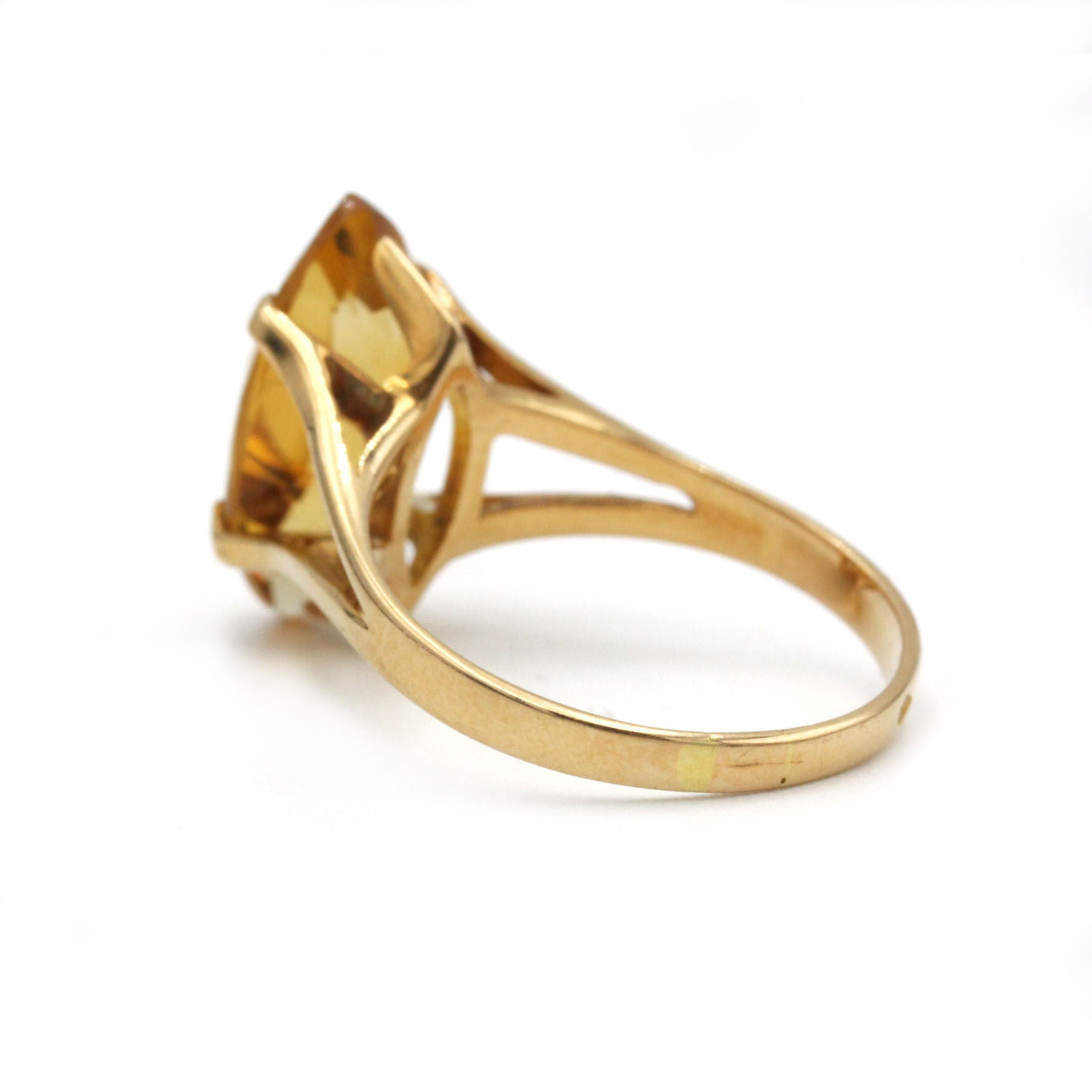 Ring at yellow gold and citrine