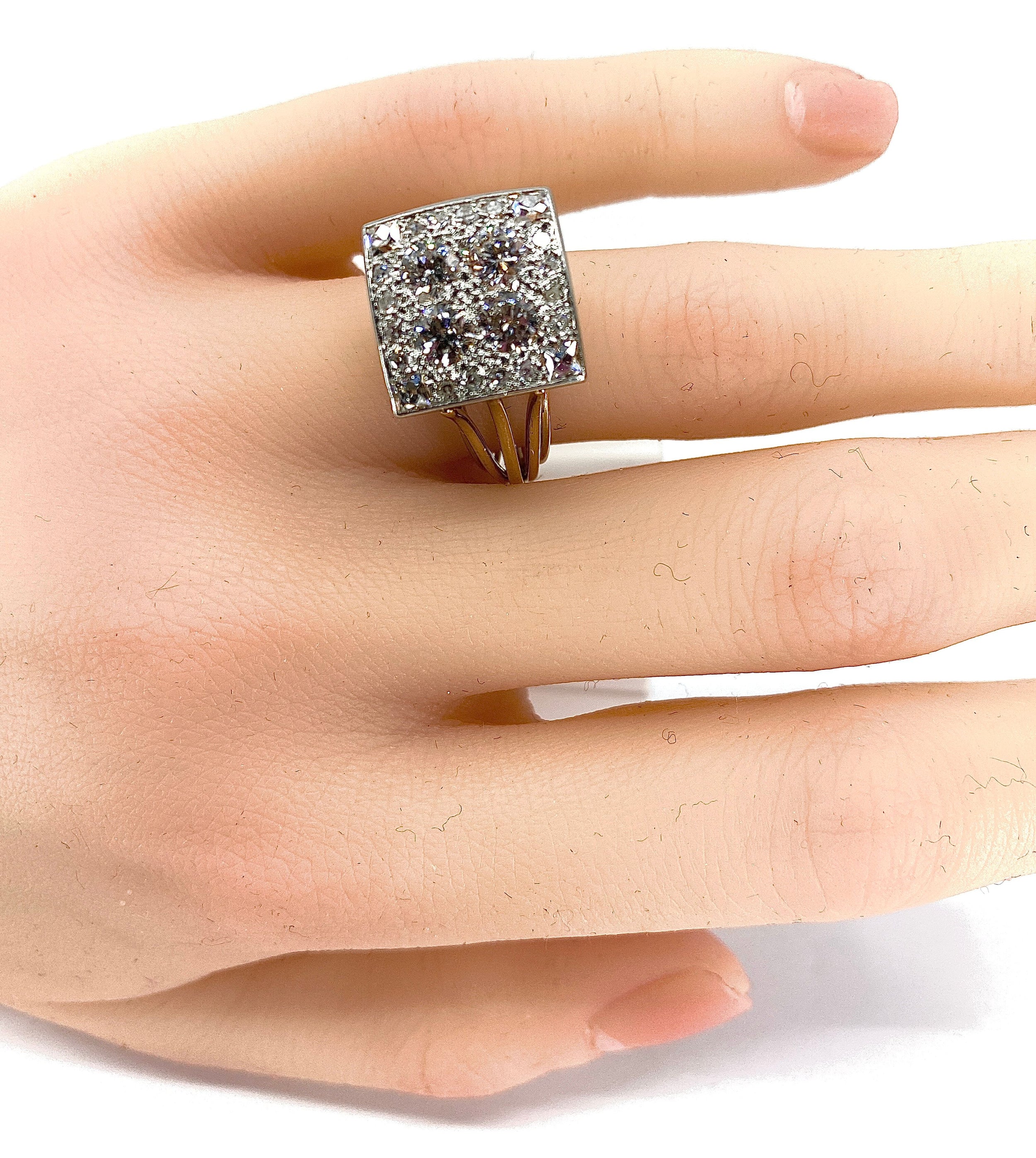 Bague en or jaune et or blanc 18 carats pavée de diamants