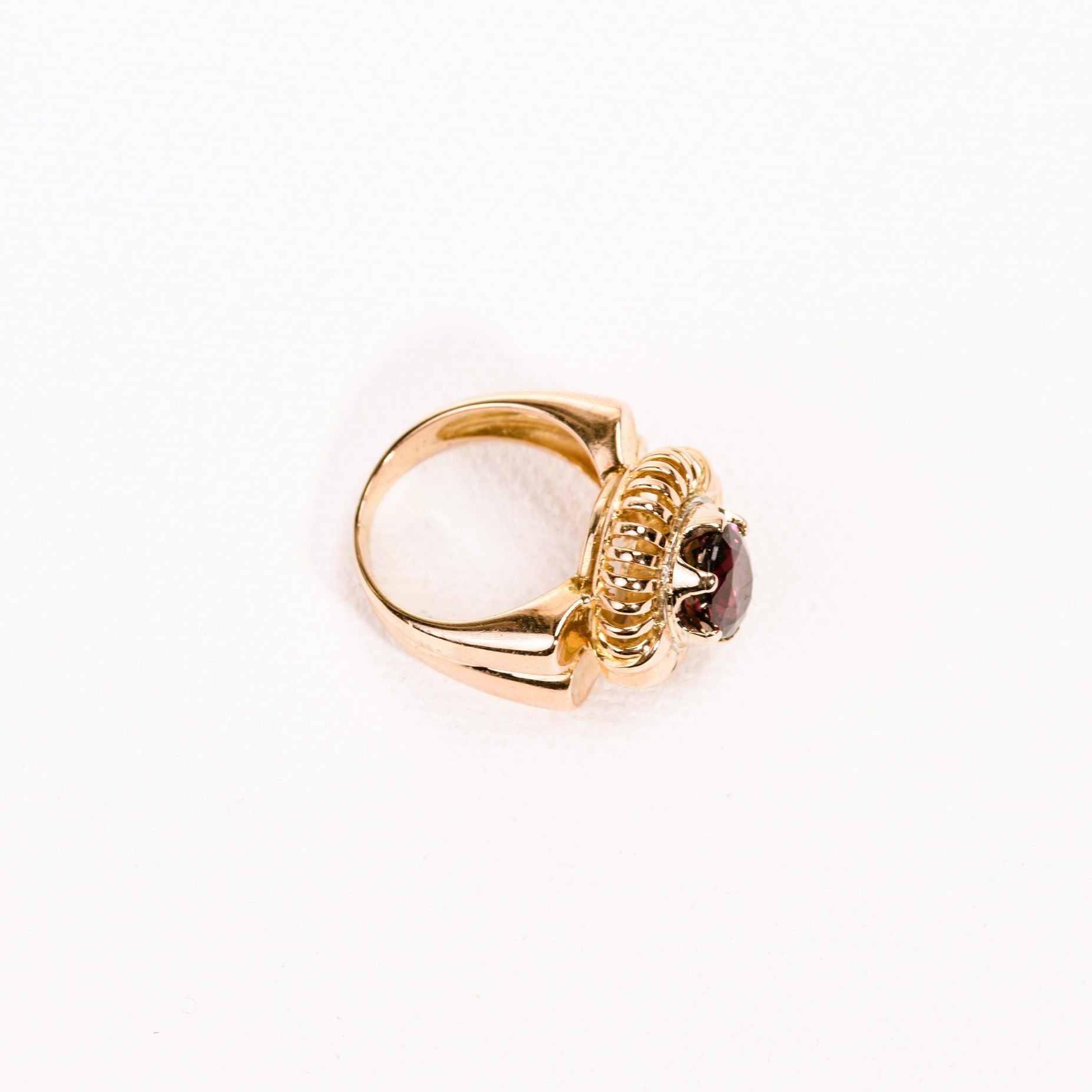 Ring Cocktail in yellow gold, garnet and rhodolite