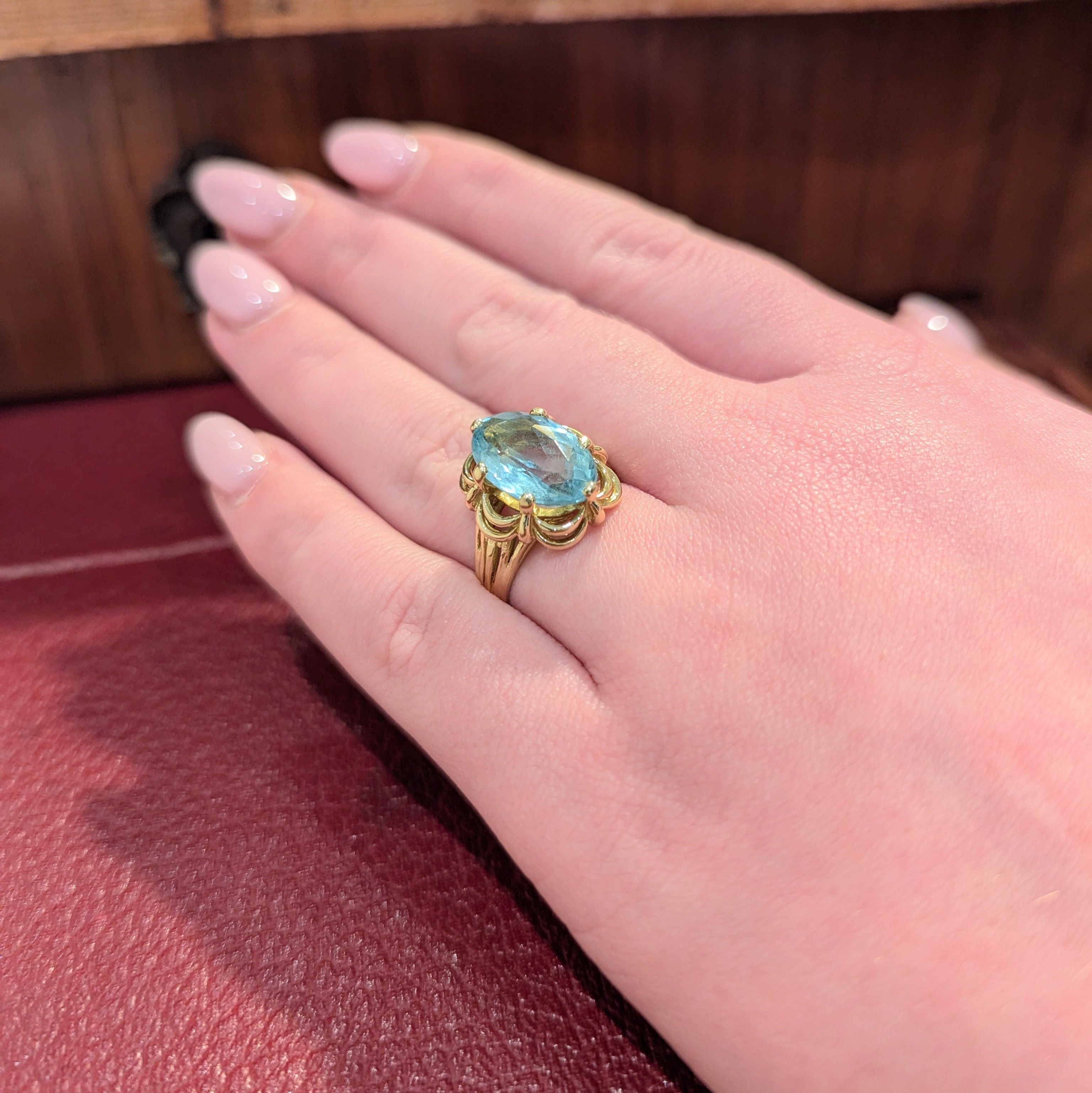Ring Cocktail in yellow gold and aquamarine