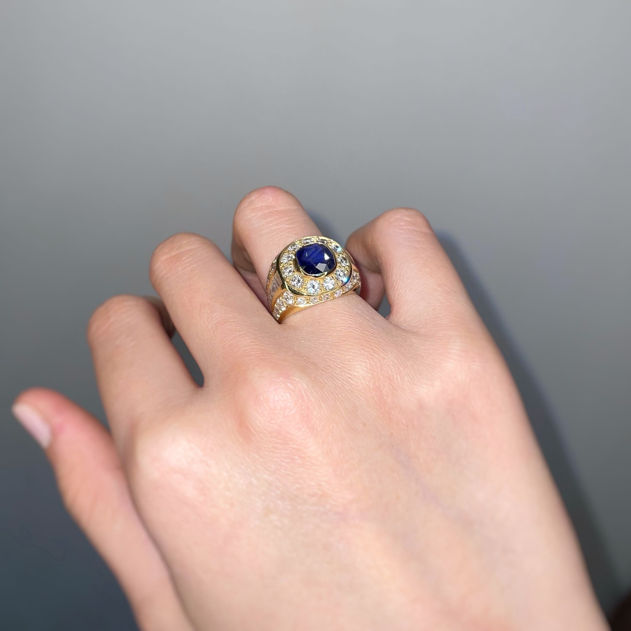 Ring - Sapphire &amp; Diamonds