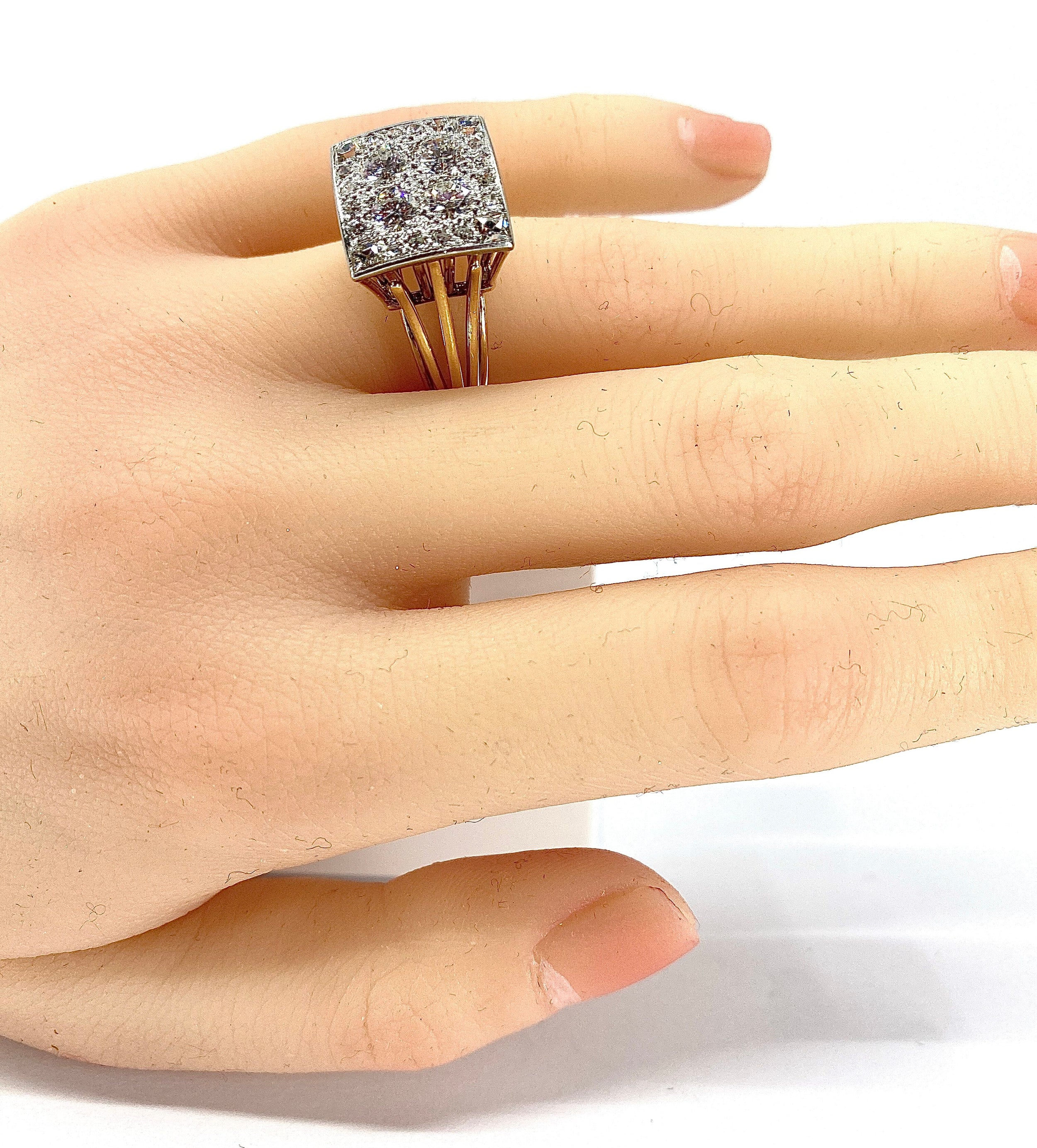 Bague en or jaune et or blanc 18 carats pavée de diamants