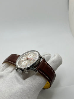 Montre BREITLING Navitimer 1 B01 Chronograph en acier et cuir de crocodile
